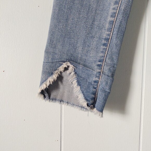 SOFÍA High-Rise Shark Bite Hem Jeans by Sofia Vergara - Picture 6 of 12